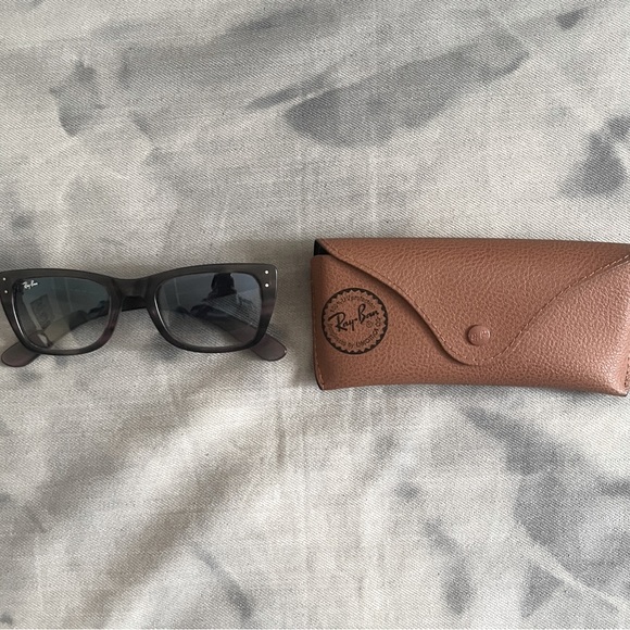 Ray-Ban Caribbean Wayfarer Sunglasses - Picture 10 of 10